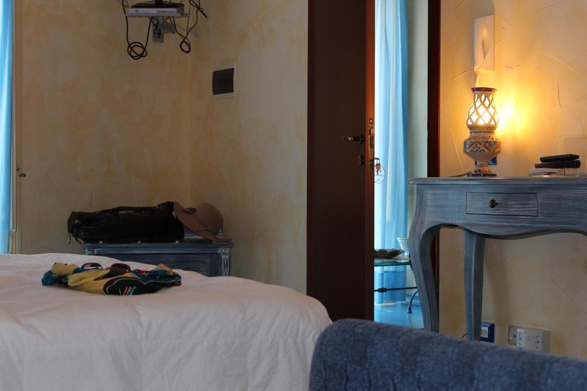 Hotel Residence Le Chiavi Di San Francesco Τραπάνι Δωμάτιο φωτογραφία